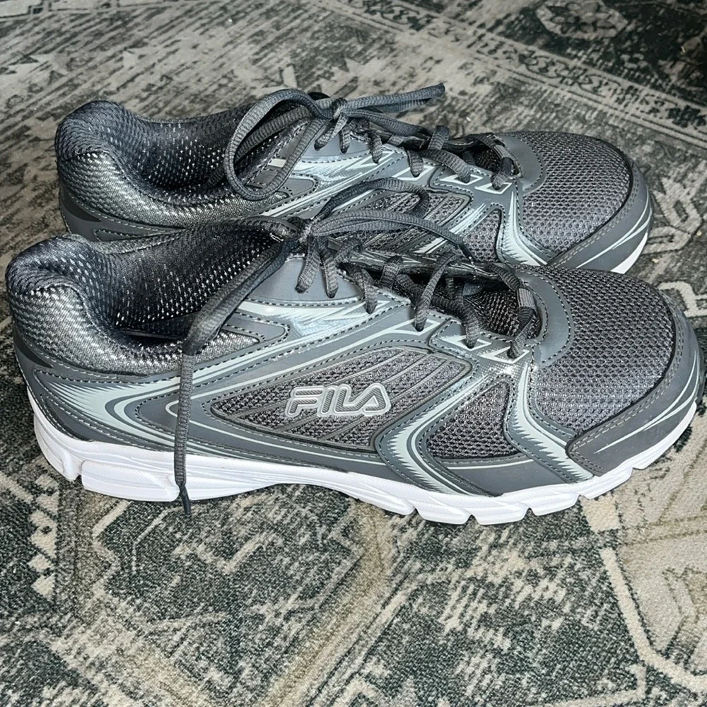 Fila Memory Reckoning 9 Women's Composite Toe Slip-Resistant Shoe size 11